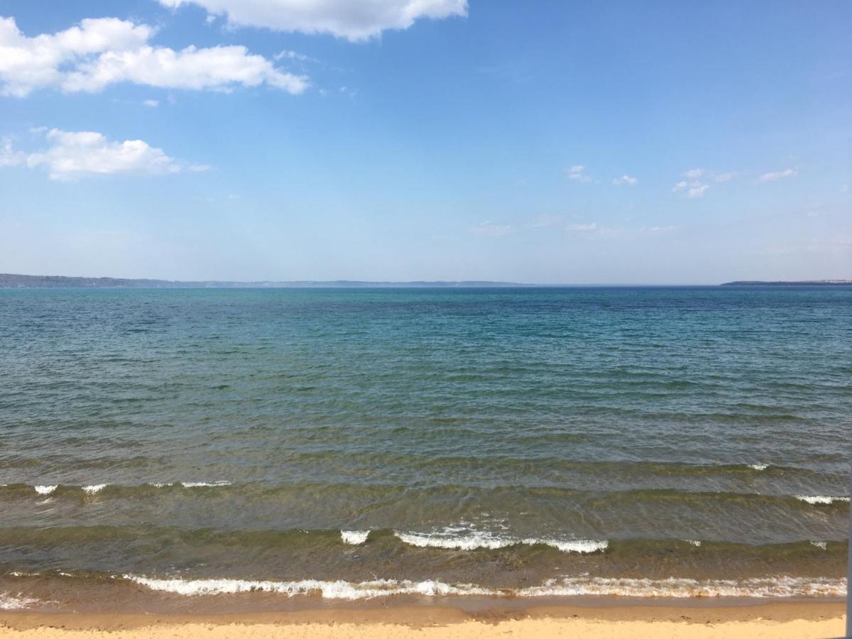 The Baywatch Resort Traverse City Cameră foto